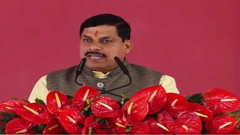 कानफोड़ू अज़ान से योगी को हुई चिढ़ तो अफसरों पर भड़के! सुबह-सुबह सड़कों पर उतरकर करना पड़ा ये काम