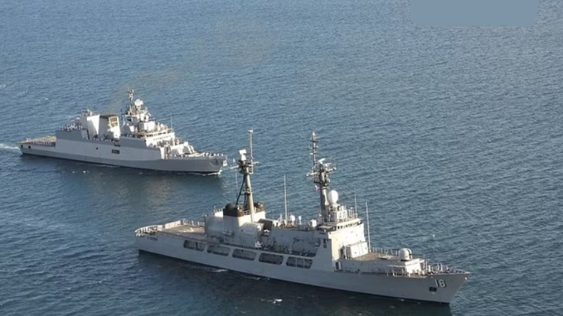 Indian Navy: भारतीय नौसेना ने विफल की मालवाहक जहाज को हाईजैक करने की कोशिश, दुश्मन की चाल को किया नाकाम
