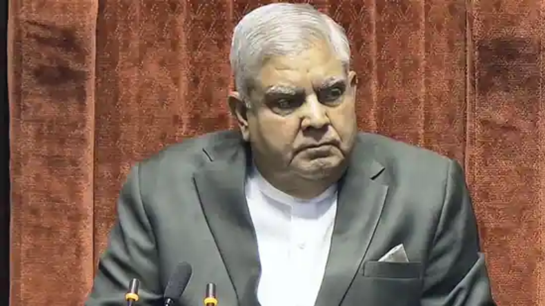 उत्तराखंड: कैंची धाम पहुंचे उपराष्ट्रपति, पत्नी के साथ बाबा नीम करौली के किए दर्शन
