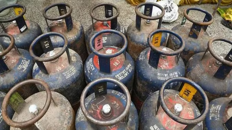 आम आदमी की जेब फिर होगी ढीली; LPG सिलेंडर के दामों में बढ़ोतरी, मुंबई से दिल्ली तक ये होगी कीमत