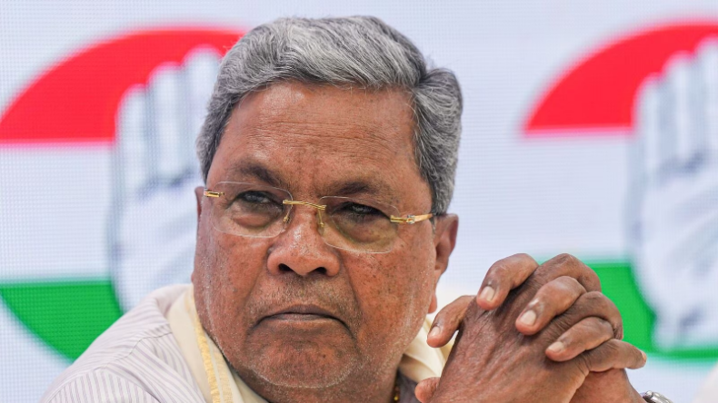 शिकायत दर्ज कराने के लिए बनाने होंगे संबंध, युवती के साथ अश्लील हरकत पकड़े गए DSP साहब, Video वारयल