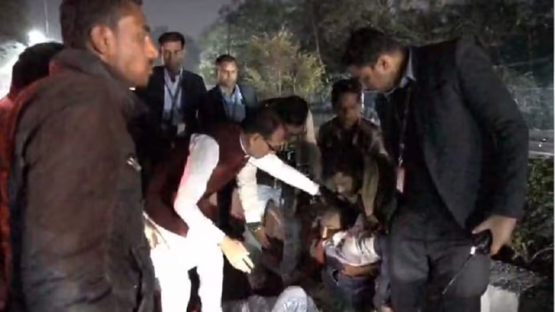 Lok Sabha Election: आचार संहिता लगते ही एक्शन मोड में पूर्व सीएम शिवराज, 1100 कांग्रेसियों ने थामा भाजपा का दामन