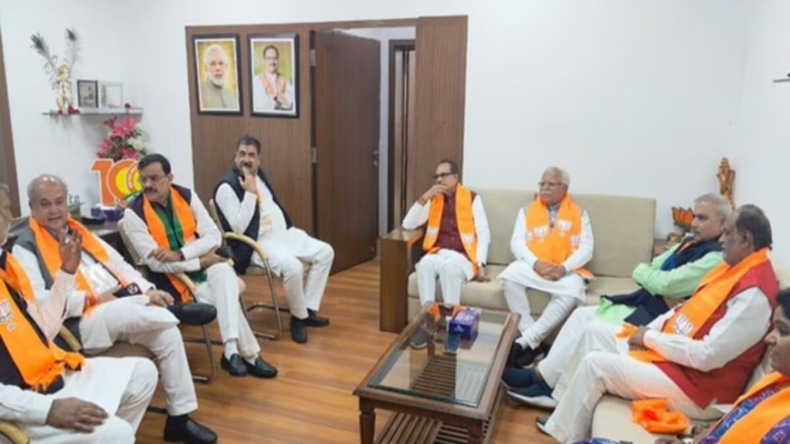 Lok Sabha Election: आचार संहिता लगते ही एक्शन मोड में पूर्व सीएम शिवराज, 1100 कांग्रेसियों ने थामा भाजपा का दामन