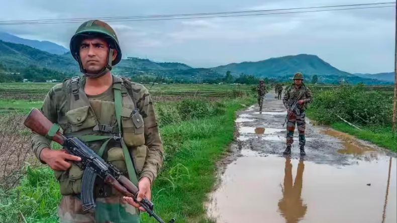 मणिपुर में बिगड़े हालात, 15 सितंबर तक इंटरनेट सेवाएं बंद, इलाके में फोर्स तैनात