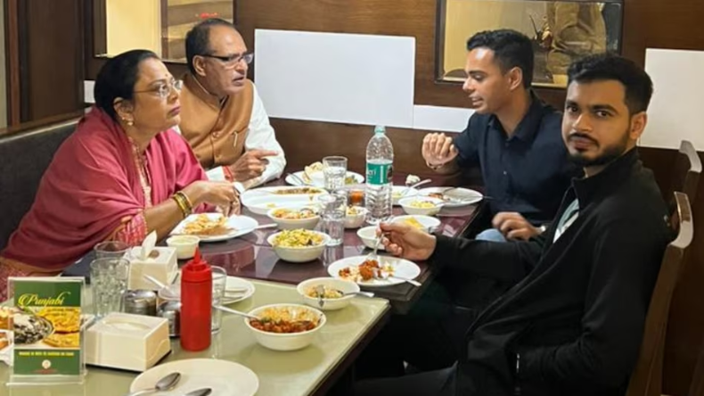 भाजपा के पर्यवेक्षक पहुंचे भोपाल, शिवराज को सीएम बनाने के लिए हो रहा अनुष्ठान