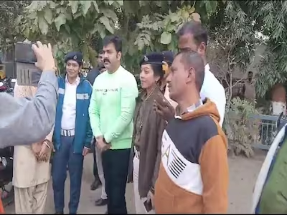 Pawan Singh Stage Show Fees: एक स्टेज शो के लिए लाखों रुपये चार्ज करते हैं सिंगर पवन सिंह