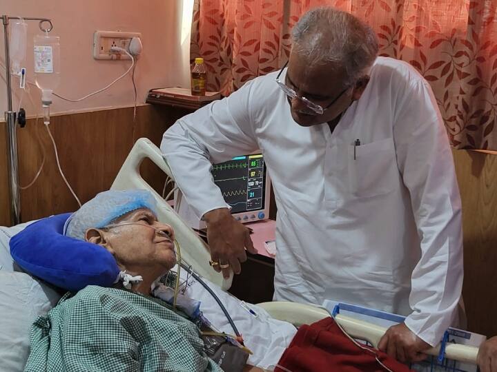 भूपेश बघेल के घर पर मिला खजाना! नोट इतने कि गिनने के लिए मंगानी पड़ी मशीन