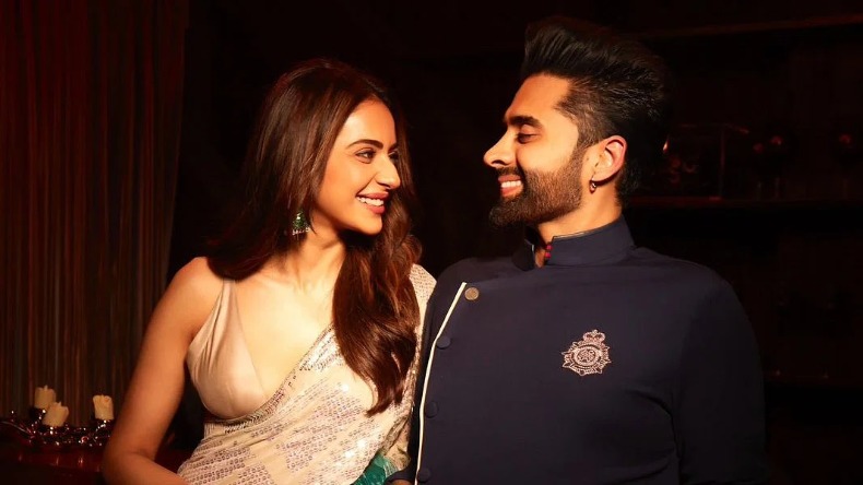Rakul-Jackky Wedding: 1 नहीं बल्कि 5 डिजाइनर मिलकर बनाएंगे रकुल-जैकी के वेडिंग आउटफिट, लिस्ट में शामिल नहीं मनीष मल्होत्रा