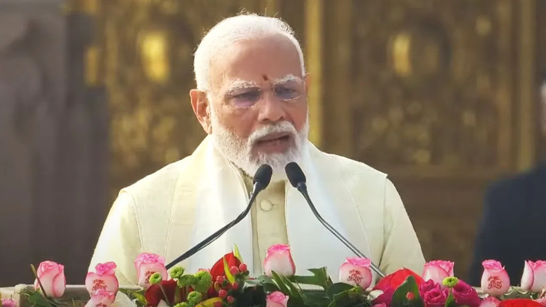 गन्ने की खेत में सगी बेटी से संबंध बनाते धराया मौलाना, लड़की बोली- पिता को है पूरा हक़