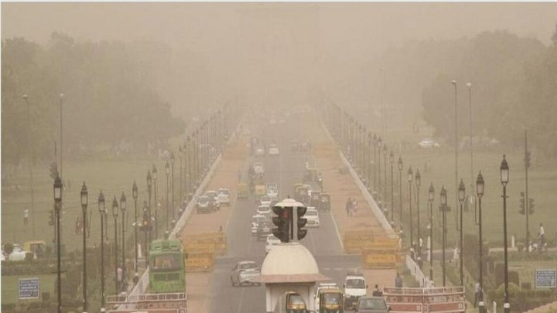 दिल्ली में घुट रहा है लोगों का दम, AQI 600 के करीब, जानें IMD का लेटेस्ट अपडेट
