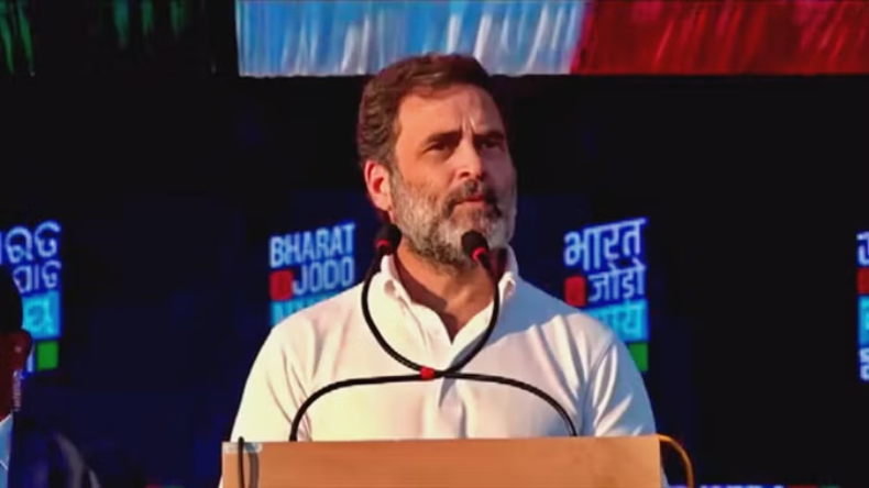 त्योहार से पहले बेहद महंगे हुए रसोई गैस के दाम, जेब पर पड़ेगा भारी असर, जानें नई कीमतें