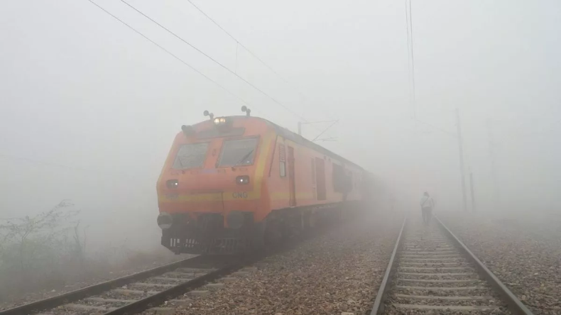 Delhi  AQI: राजधानी में फिर हुई जहरीली हवा, AQI 300 के पार
