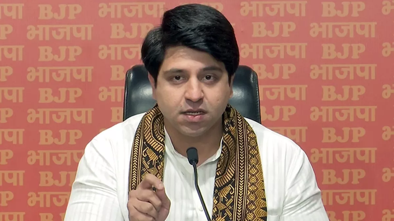 राजधानी में लगेगा राष्ट्रपति शासन या जेल से चलेगी सरकार, जानें क्या है रास्ता