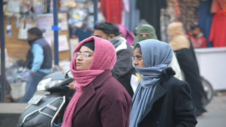 UP School Closed: शीतलहर के कारण गाजियाबाद में बढ़ी स्कूल की छुट्टियां
