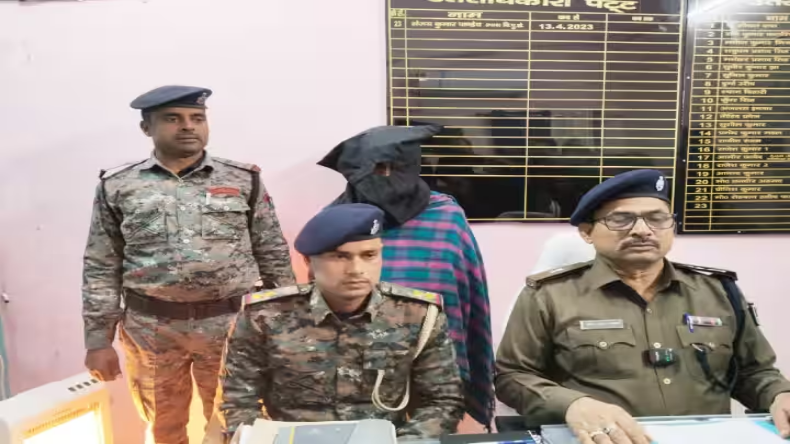 Blast in Train: वलसाड एक्सप्रेस में आग बुझाने वाला सिलेंडर फटा, RPF कांस्टेबल की हुई मौत