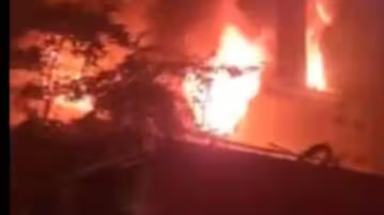 Delhi Fire: दिल्ली पुलिस ट्रेनिंग स्कूल के मालखाने में भीषण आग, मौके पर दमकल की 5 गाड़ियां