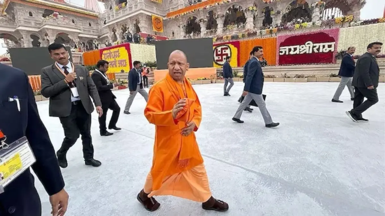 क्या राजा भैया, क्या… विधानसभा में CM योगी का पैर छूने के लिए विधायकों में मची होड़