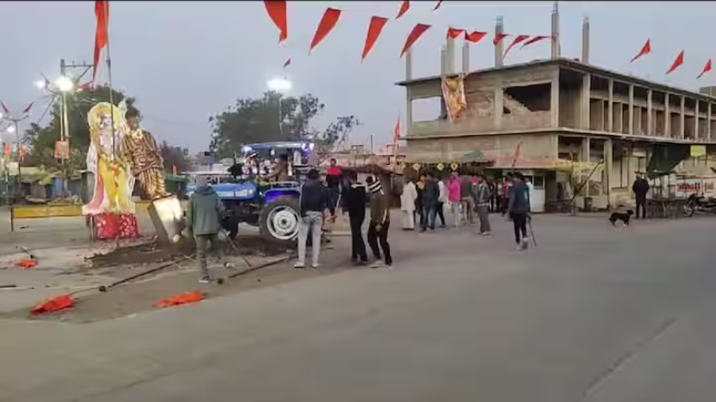MP News: हरदा ब्लास्ट की कार्रवाई में कलेक्टर ऋषि गर्ग और एसपी संजीव कुमार कंचन को हटाया