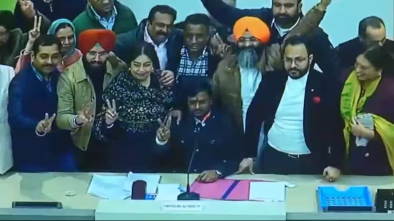 भाजपा पर बरसे अरविंद केजरीवाल, बोले- भाजपा चुनाव जीतती नही, वह चुनाव चोरी करती है