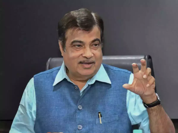 अरे वाह! टोल टैक्स के लिए लाइन में लगने की जरूरत नहीं, NHAI से बड़ा अपडेट