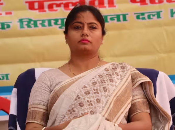 सीएम योगी बड़े पलटवार की तैयारी में! केशव मौर्य को हराने वालीं पल्लवी पटेल से मिले