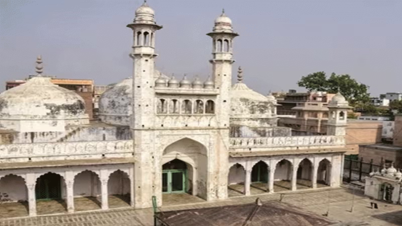 Gyanvapi: ज्ञानवापी में जुमे की नमाज पढ़ने पहली बार पहुंचे 2247 नमाजी, मुफ्ती ने कही ये बात