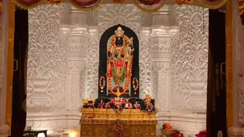 अयोध्या: राम दरबार की हुई प्राण प्रतिष्ठा, 101 पंडितों के साथ सीएम योगी भी रहे मौजूद