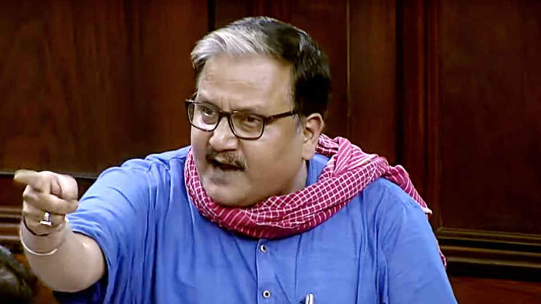 RJD Reaction: नरेंद्र मोदी के पैर छूने पर सीएम नीतीश पर भड़की आरजेडी, बोली-बिहारवासियों को दुख हुआ