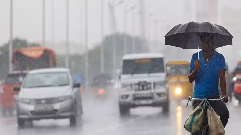 UP Weather Today: आज न निकलें घर से बाहर, UP में गर्मी दिखाएगी ऐसा तांडव, नोएडा से लेकर गाजियाबाद वालों तक के टपकेंगे पसीने
