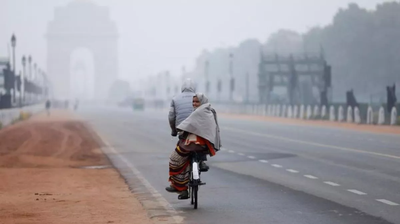 Weather News: फरवरी सबसे गर्म दिन रहा 18 फरवरी, दिल्ली की हवा हुई जहरीली, 19 को बारिश के आसार