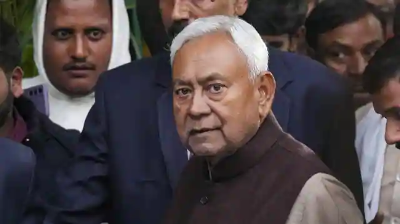 Bihar Politics: जदयू की बैठक में नहीं पहुंचे चार विधायक, सीएम नीतीश करते रहें इंतजार