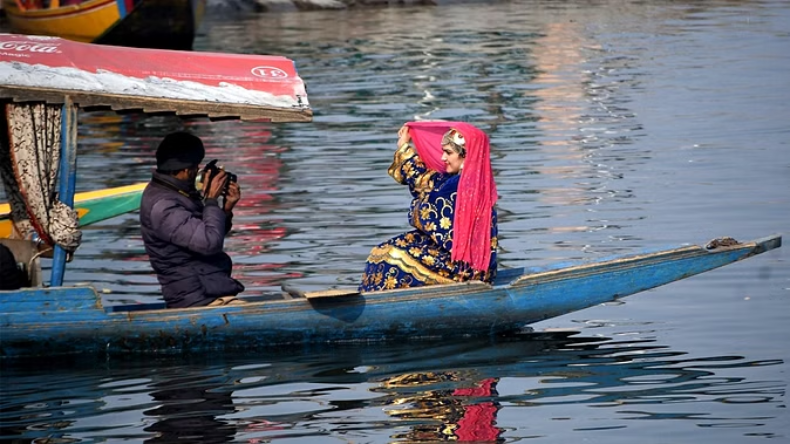 कश्मीर और लद्दाख में शीतलहर का कहर, 4 डिग्री तक पहुंचा तापमान