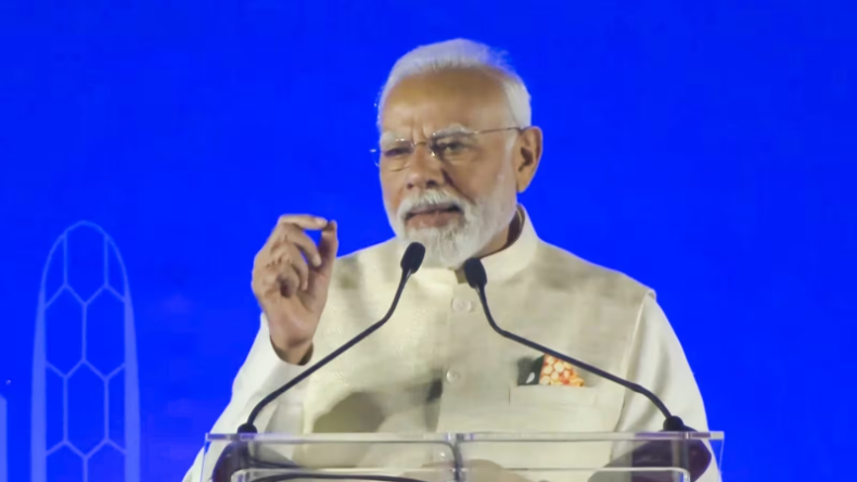 PM Modi: हजारों मुस्लिमों के सामने अचानक अरबी में बोले PM मोदी, फिर कही ये बात