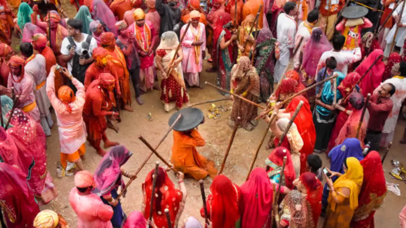 Laddu Mar Holi 2024: कब मनाई जाएगी बरसाना में लड्डू मार होली? जानें कैसे हुई इस परंपरा की शुरुआत
