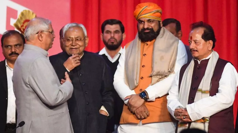 Politics: सीएम नीतीश ने घुमाया TDP चीफ चंद्रबाबू नायडू को फोन, आखिर दोनों के बीच क्या बात हुई?