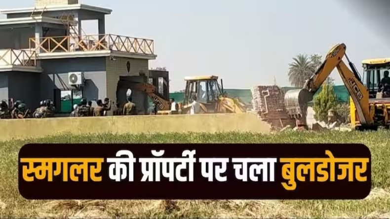 दिल्ली-लखनऊ हाईवे पर टोल बूथ का बुलडोजर से सफाया, वीडियो देख लोग हो गए हंसते-हंसते लोटपोट