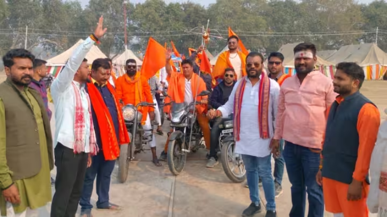 हिंदू युवती को आधी रात में लेकर भाग गया मुस्लिम युवक, सनातनियों ने घेर लिया पूरा थाना, पुलिस को 24 घंटे का अल्टीमेटम