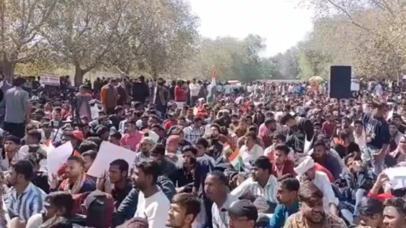 स्कूल में घुसकर बच्चों के सामने टीचर ने प्रधान शिक्षिका को मारी गोली, बाल-बाल बचे छात्र