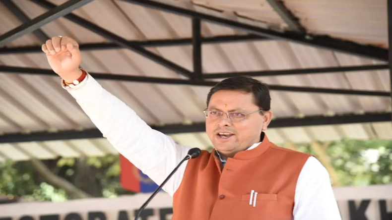 Reel: सिलेंडर पर चढ़कर रील बना रही थी लड़की, गिरने पर हुआ बुरा हाल