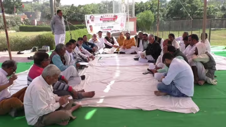 गरीब जूस वाले को इनकम टैक्स ने भेजा 8 करोड़ रुपये का नोटिस, सदमे में आया परिवार, पड़ गया बीमार!