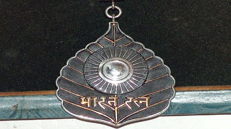 संसद में बोल देते कुछ भी जिससे महिला हो जाती है नाराज, फिर JDU कैसे कर रही नीतीश को भारत रत्न देने की मांग!