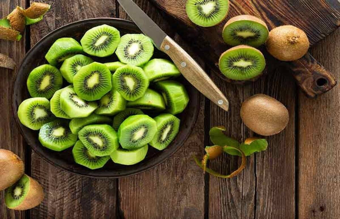 प्रेगनेंसी में महिलाएं जरूर करें कीवी का सेवन, मिलते हैं कई फायदे
