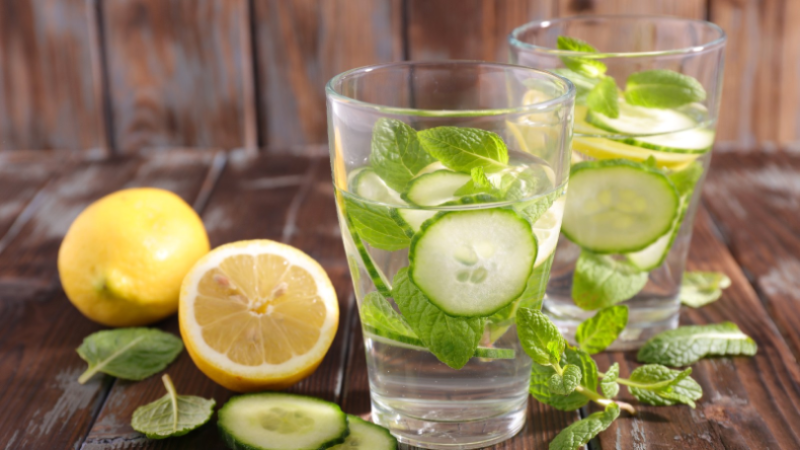 Post Holi Detox Tips: होली में अगर ज्यादा खाने से हो गई है पेट की सेहत खराब, तो काम आएंगे ये बॉडी डिटॉक्स ड्रिंक्स
