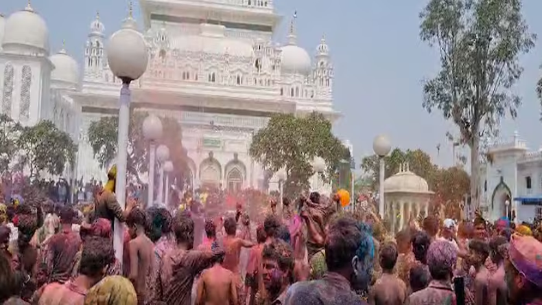 Holi 2024: होली पर Topless हुईं ये एक्ट्रेस, सोशल मीडिया पर मचा बवाल, लोगों ने जमकर सुनाया