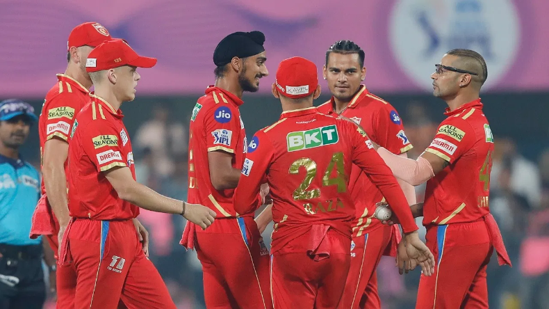 ऋषभ पंत की स्टंपिंग पर हुआ विवाद, क्या अंपायर के गलत फैसले से गुजरात को मिली हार?