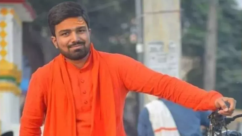 BJP में शामिल हुए मनीष कश्यप, मनोज तिवारी ने दिलाई पार्टी की सदस्यता