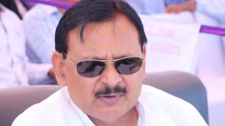 Elvish Yadav: एल्विश यादव पर फिर बढ़ा संकट, ईडी ने मनी लांड्रिंग केस में दर्ज की एफआईआर