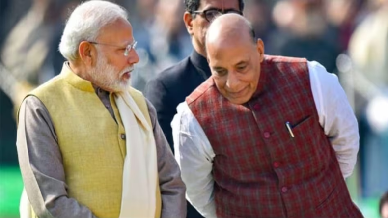 बाबा गोरखनाथ का रुद्राभिषेक करके रवि किशन ने भरा पर्चा, पत्नी भी रहीं मौजूद