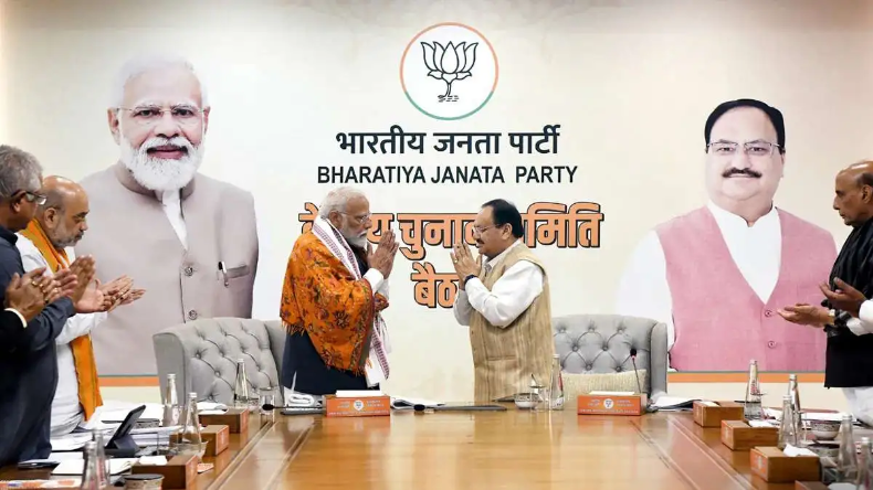 पानी-पानी हुई दिल्ली : भारी बारिश के कारण रेड अलर्ट जारी