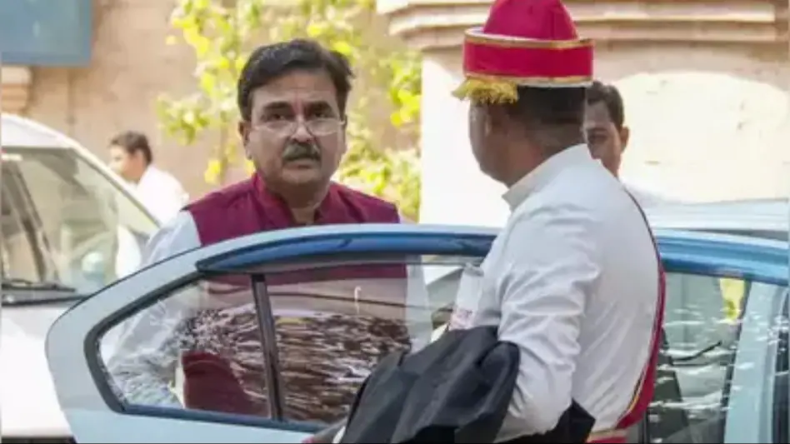 ‘नाबालिग का ब्रेस्ट छूना रेप नहीं’, कलकता हाईकोर्ट ने गंभीर यौन उत्पीड़न बताते हुए आरोपी को दी जमानत
